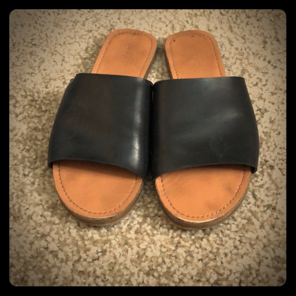 Forever 21 Black Slides